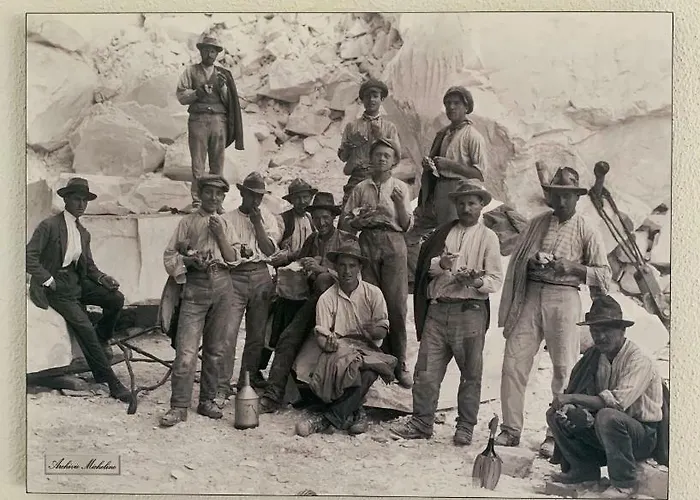 Mikeme ベッド・アンド・ブレックファスト カッラーラ